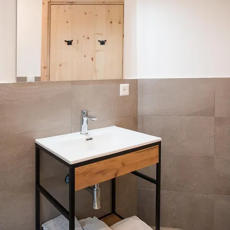 Garni Pola شقة فندقية 3*