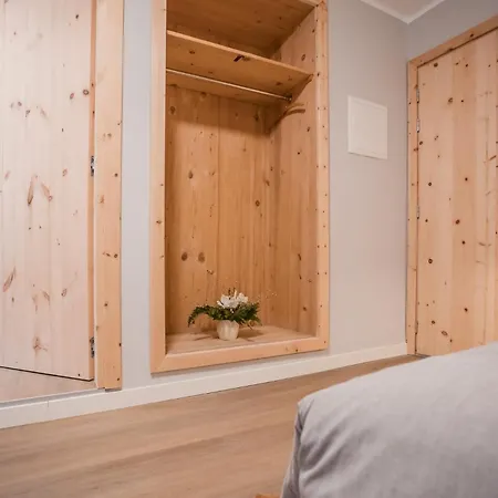 Garni Pola شقة فندقية