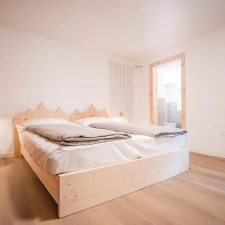 Garni Pola Apart Otel Campocologno