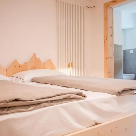 Garni Pola 3* Campocologno