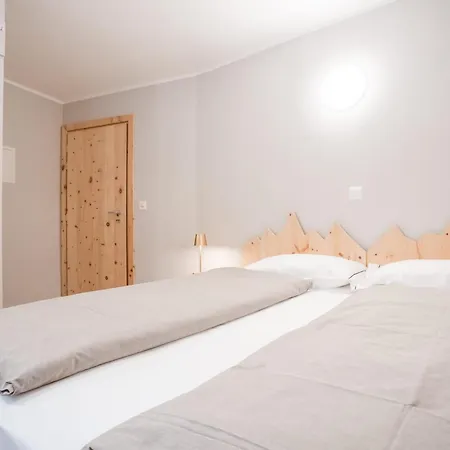 Garni Pola 3* Campocologno