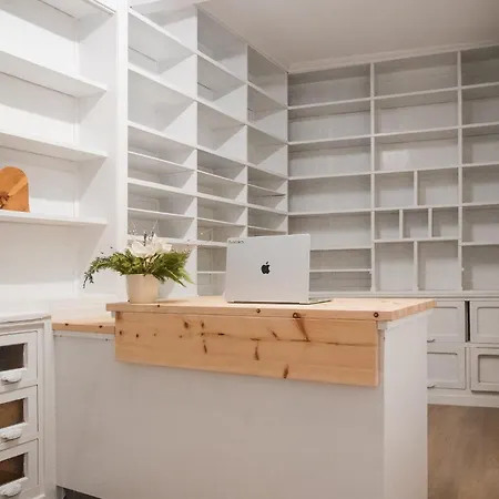 Apart Otel Garni Pola 3*